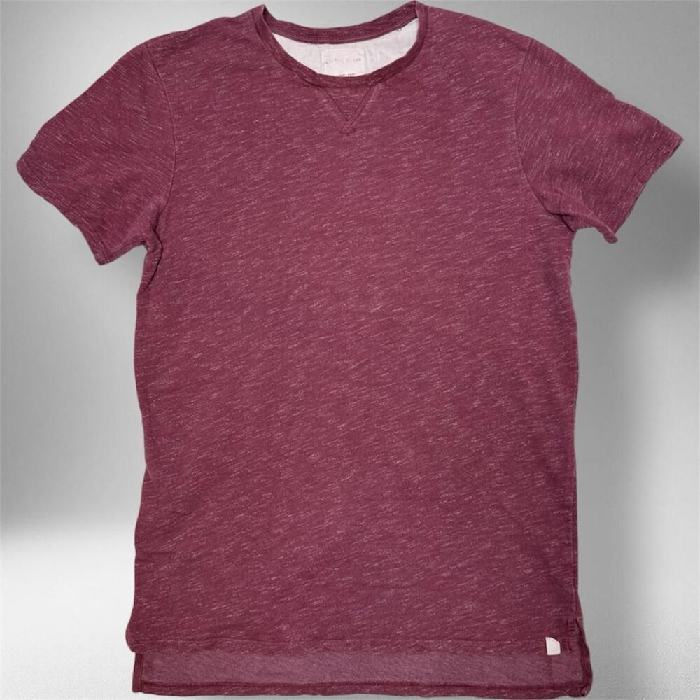 On The Byas Burgundy Heathered V Notch Tee – Size M